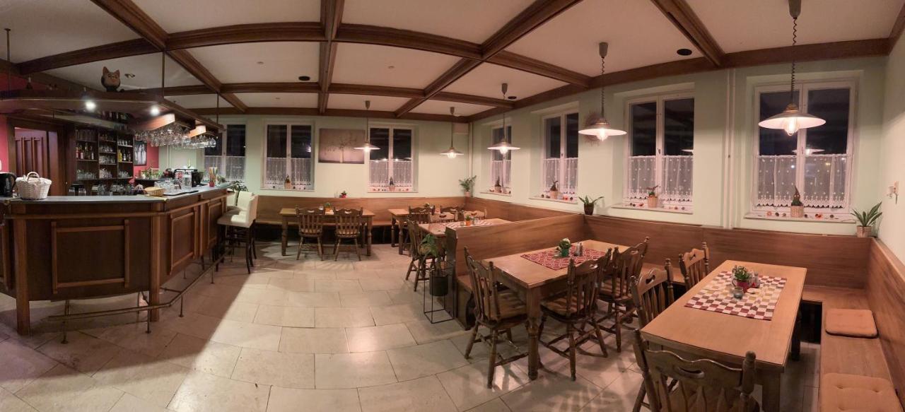 Rožmberk Inn - ex U Kocoura Rožmberk nad Vltavou Exteriör bild